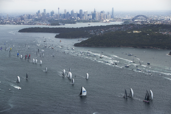 how fast do the sydney to hobart yachts go